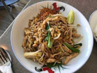 Wok Ladle: Thai Eatery