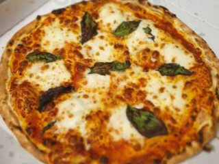 Stromboli’s Pizza