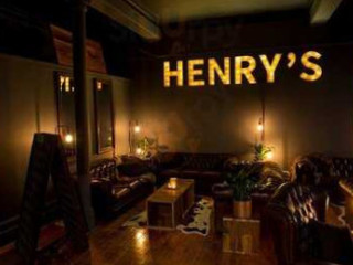 Henry's Bar Restaurant