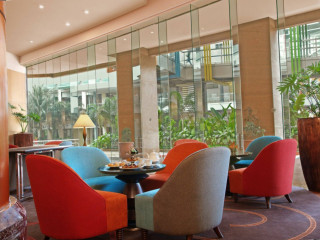 The Lounge - Eastwood Richmonde Hotel