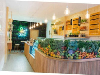 Raw and Real Juicery and Kitchen