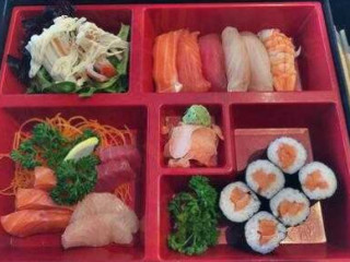 Maguro Sushi Sashimi