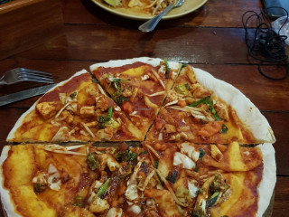 Chu Chu Thai Food Pizza