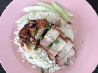 Beng Traditional Chicken Rice