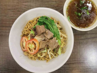 Jann Junaidah Abdullah Mee Kolok Fu Yu Cafe Satok