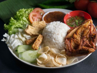 Nasi Kukus Cheng