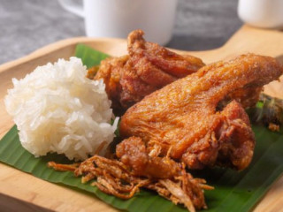 Deep-fried Chicken With Sticky Rice Road 60