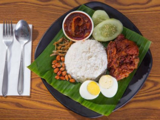 Flora Cafe (masjid Lama)