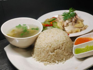 Paul Hainan Chicken Rice Tauge Ayam