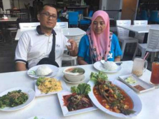 Kulai Mok Gao Beef/seafood/pork Noodles