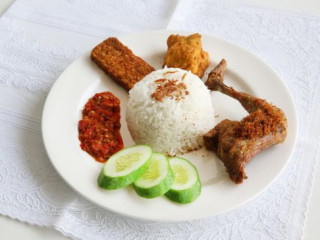 Ayam Penyet Berapi (batu Gajah Perdana)