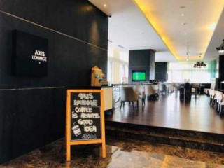 Axis Lounge At The Doubletree By Hilton Melaka