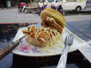 Burger Ayam Goreng Njoy