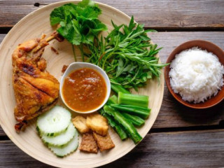 Nasi Ayam Gemas Mustafah (tangkak)