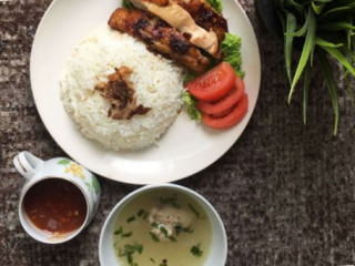 Hj Wan Nasi Ayam Golek