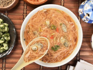 Seam Eett Taiwan Noodles