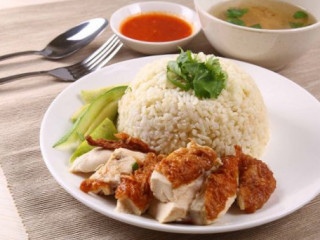 Yào Jì Shāo Là Jī Fàn Yeow Ji Chicken Rice