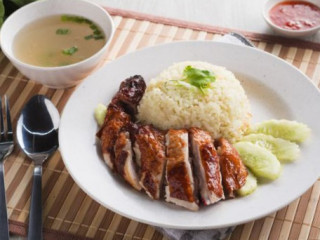 Poh Kee Chicken Rice (kedai Kopi Chau Yang)
