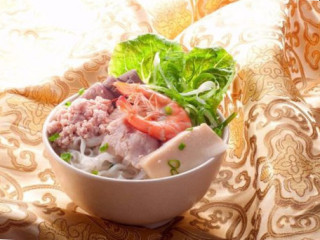 Yong Xing Abalone Noodle Yǒng Xīn Bào Yú Guǒ Tiáo