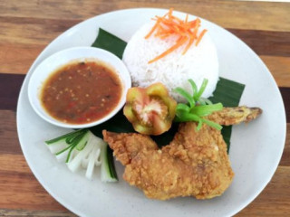 Nasi Ayam Borneo