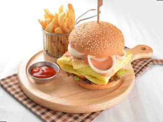Lanct Burger Medan Selera Wakaf