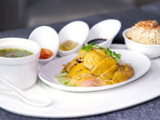 Pu Yat Thian Chicken Rice (golden Phoenix)