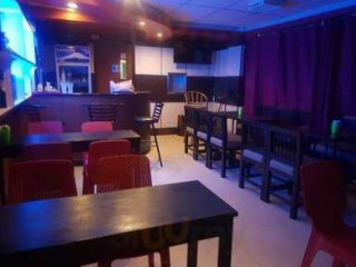 Red Box Ktv Lounge And Restobar