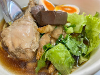 ก๋วยเตี๋ยวฟ้าใหม่