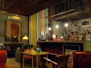 Inwa Cafe