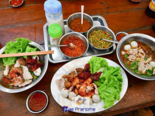 ร้าน ก๋วยเตี๋ยวเพ็ญพริกเผ็ด