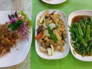 Tong Daeng Seafood