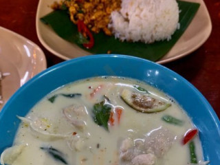 Khun Niyom Thaifood