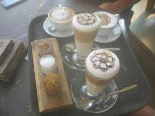 Dee Coffee Cafe