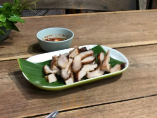 ไก่ย่างโคราช วัดหลักสี่