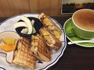 AShare Cafe 旅人故事咖啡館