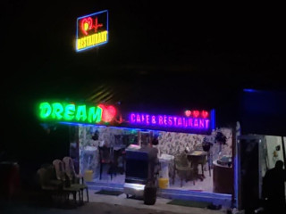 Dream Love Cafe