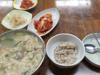 돌섬바지락칼국수