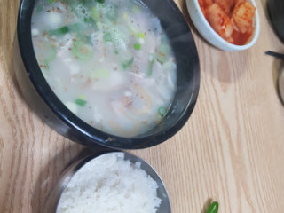 장수돼지국밥