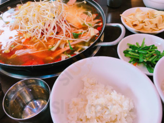 명동송탄부대찌개