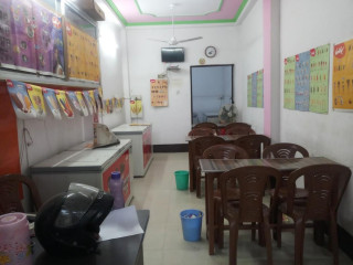 Mangla Maurya Vadilal Ice Cream Parlour