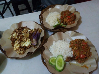 Ayam Gepuk Pak Gembus Pondok Jaya