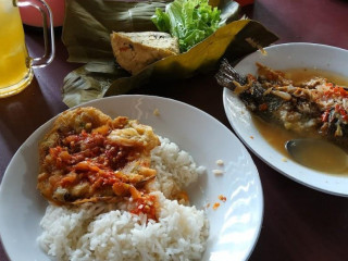 Rumah Makan Betawi Mpo Iyon