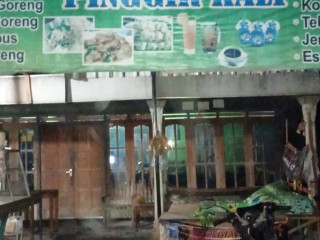 Warung Makan Pinggir Kali