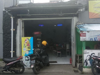 Warung Tanpa Nama Sukabumi