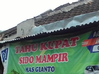 Tahu Kupat Sido Mampir Mas Gianto