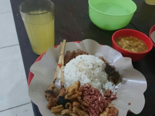 Nasi Lawar Jeleka