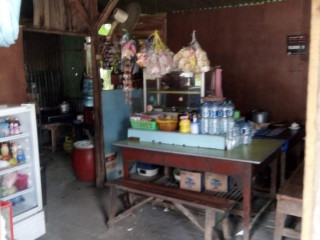 Warung Mak Roh