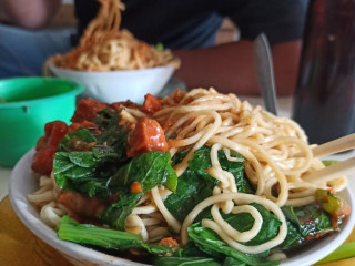 Mie Ayam Bakso Pucuk Cumbri