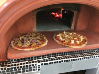 Al Taglio Woodfire Pizzeria