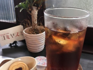 Book Cafe ヨミヤスミ